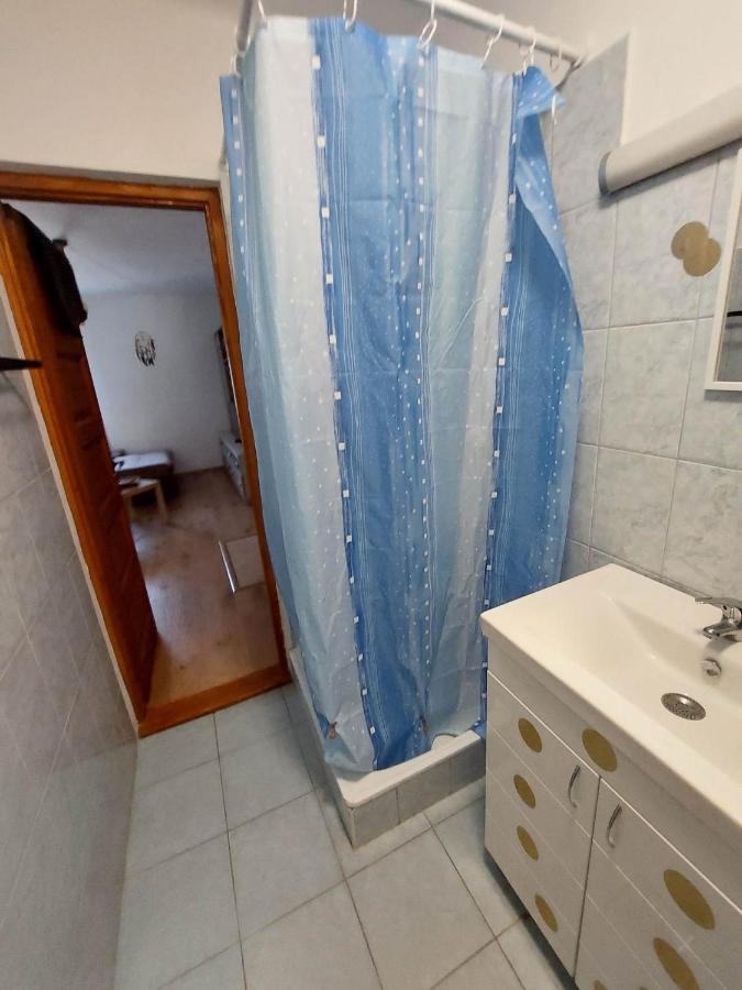 Pintyoke Vendeghaz Toserdo Apartamento Lakitelek Exterior foto